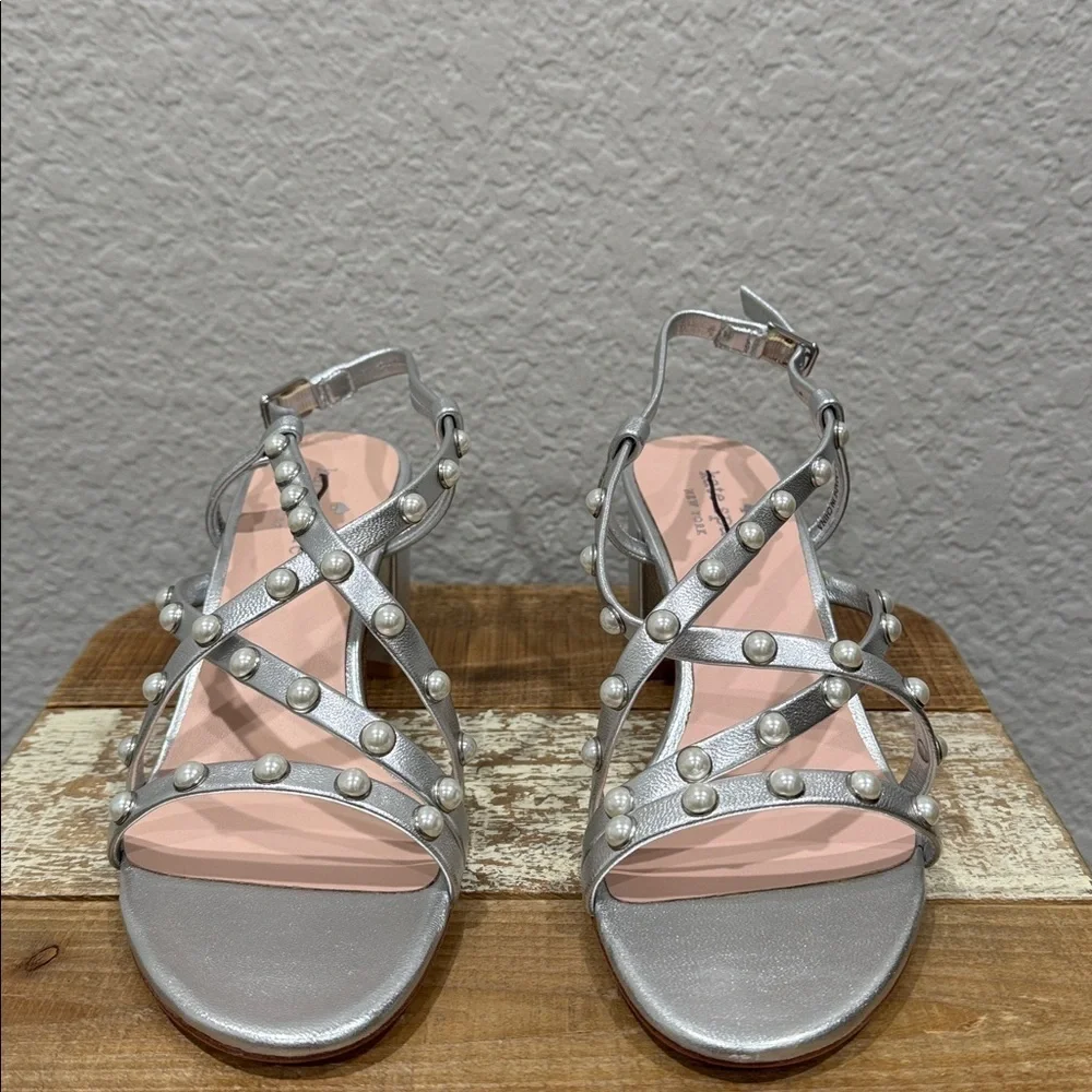 Kate Spade Wynne Silver Metallic Pearl Sandals Size 7.5